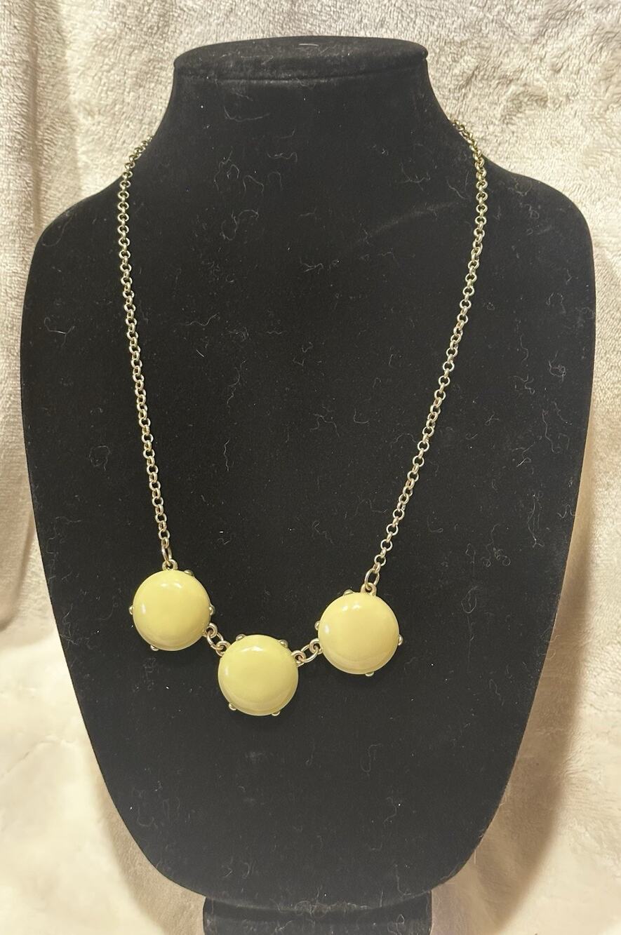 VTG Gold Tone Pale Yellow Tear Drop Cabochon Bib Style Fashion Necklace Retro